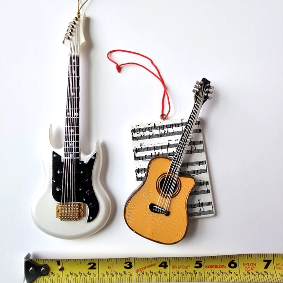 Miniature Guitars, 3D Musical Instruments Ornaments - Picture 7 of 10